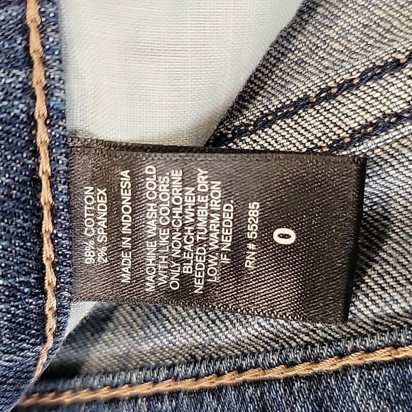 Express Size 0 Distressed Denim Mini Skirt, Excellent Used Condition - Picture 4 of 9